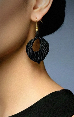 Boucles d'oreilles noires