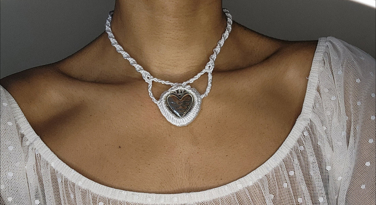 Collier ras le cou
