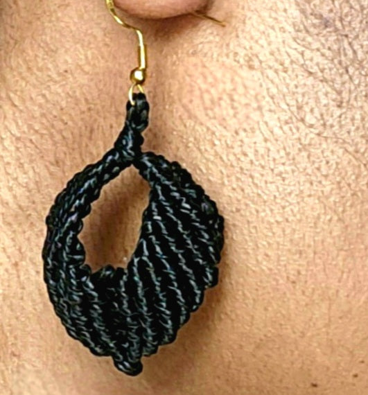 Boucles d'oreilles noires